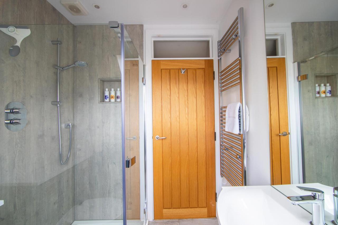 The Loft At The Little Elms Apartment Motcombe ภายนอก รูปภาพ