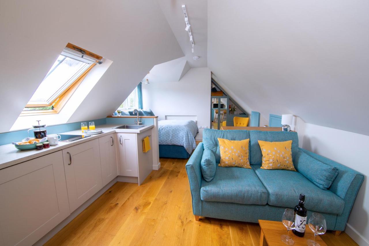 The Loft At The Little Elms Apartment Motcombe ภายนอก รูปภาพ
